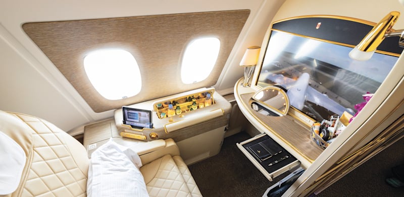 "מחלקה ראשונה במטוס חברת אמרייטס איירליינס / צילום: Shutterstock"