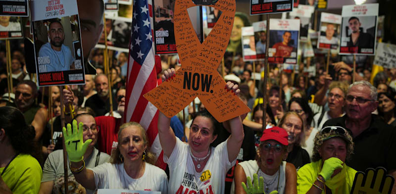 "הפגנה למען שחרור החטופים / צילום: ap, Ohad Zwigenberg"