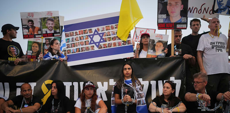 "הפגנה למען החטופים / צילום: ap, Ohad Zwigenberg"