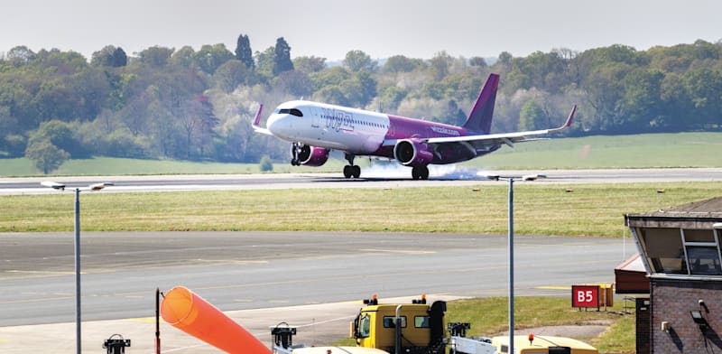 "מטוס וויזאייר, לוטון לונדון / צילום: Shutterstock"