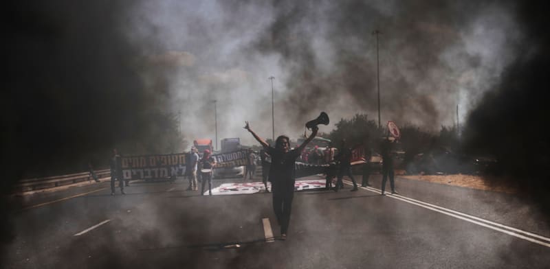 "מפגינים למען שחרור החטופים הערב (ג') / צילום: ap, Ohad Zwigenberg"