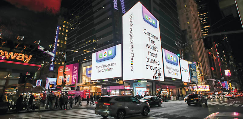 "פרסומת של כרום בטיימס סקוור / צילום: Reuters, Richard B. Levine"