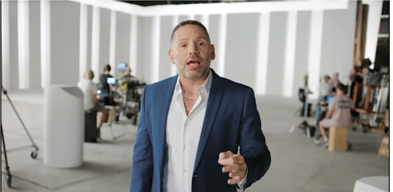 "גל תורן בקמפיין בנק לאומי / צילום: צילום מסך יוטיוב"