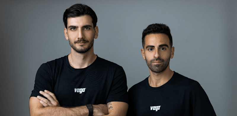שי סנדלר, מנכ''ל Vega Security (משמאל) ואלי רוזן / צילום: Ohad Kab