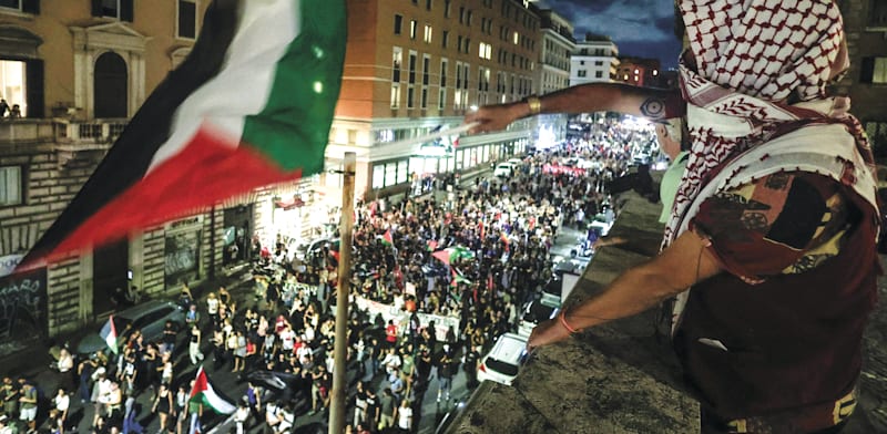 "הפגנה פרו־פלסטינית ברומא / צילום: Reuters, Anadolu"