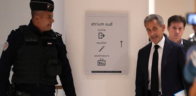 "ניקולא סרקוזי במהלך המשפט שלו בינואר האחרון / צילום: ap, Aurelien Morissard"