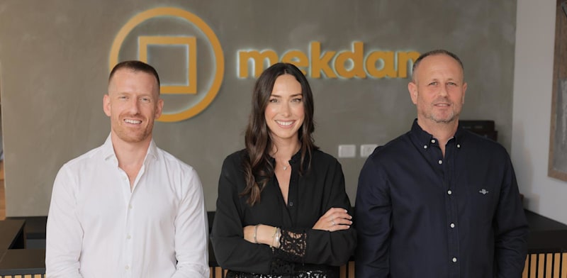 "מימין לשמאל: אסף וקס מנכ״ל מיקדן, רוני רוזנברג צדר, מתן קנטי / צילום: עוז שכטר"