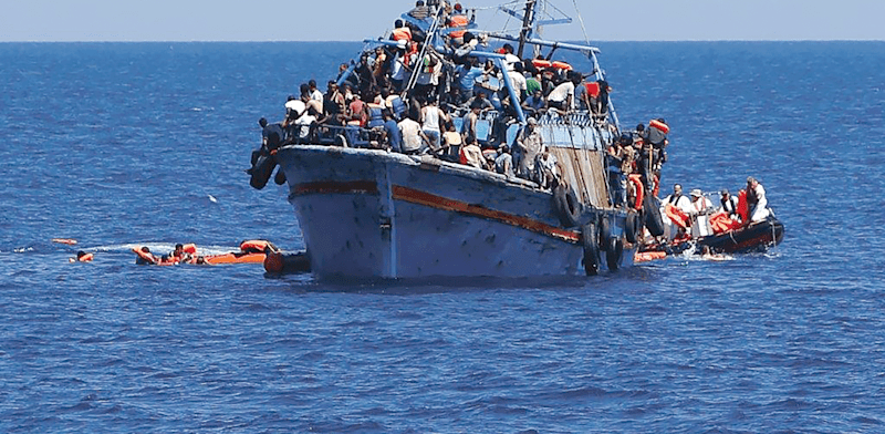 מבצע חילוץ מהגרים ליד לוב, 2015 / צילום: Reuters, Darrin Zammit Lupi