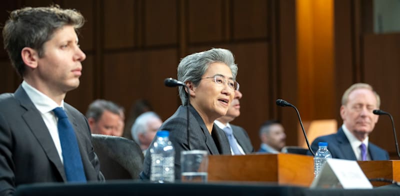 "סם אלטמן, מנכ''ל OpenAI וליסה סו, מנכ''לית AMD / צילום: ap, Kevin Wolf"