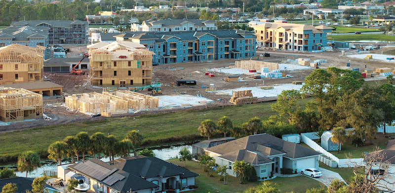 "בנייה בפלורידה. ל־37% מהצעירים יש תיק השקעות / צילום: Shutterstock"