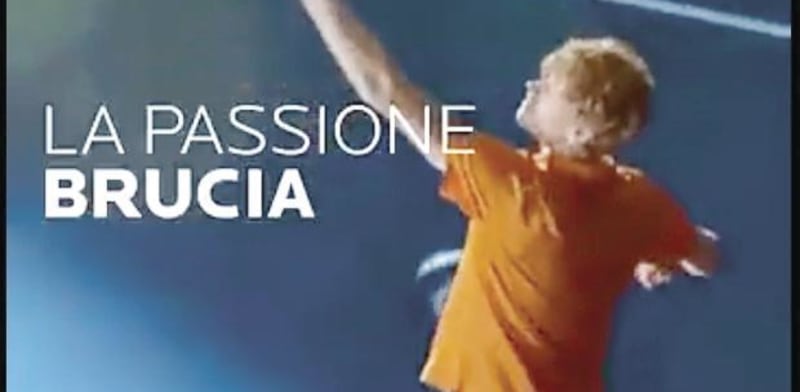 "שחקן הטניס יאניק סינר בקמפיין של מקאן פריז באמצעות LTX של לייטריקס / צילום: צילום מסך"