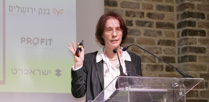 "מו''ל גלובס אלונה בר און בכנס ההשקעות של גלובס / צילום: כדיה לוי"