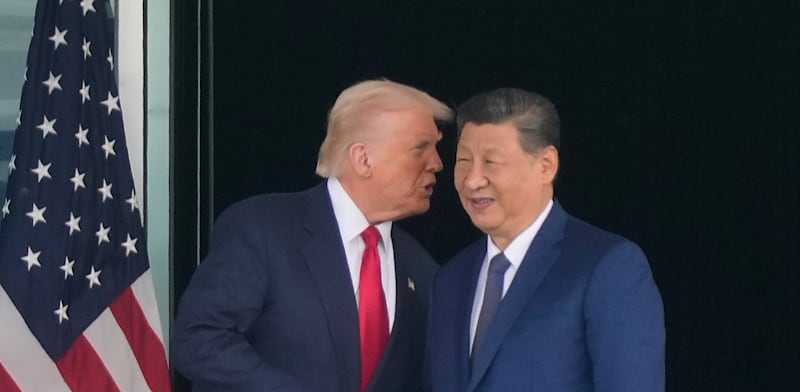 "נשיא ארה''ב דונלד טראמפ ונשיא סין שי ג'ינפינג בפגישתם השבוע / צילום: ap, Mark Schiefelbein"