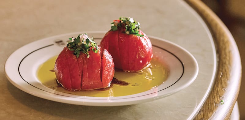 "עגבניות קלופות / צילום: נועם פריסמן, O'lala Creative"