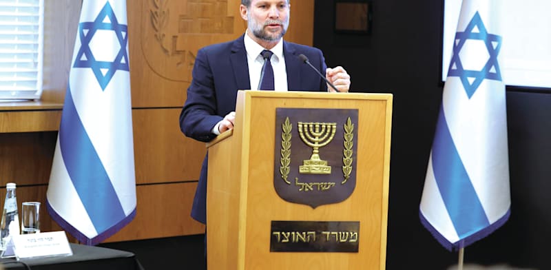 globes.co.il - Oren Dori - Smotrich publishes order doubling personal imports tax exemption