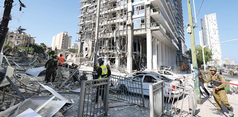 "מגדל דה וינצ'י הצפוני. ''פגיעה בשלד'' / צילום: Reuters, Anadolu"