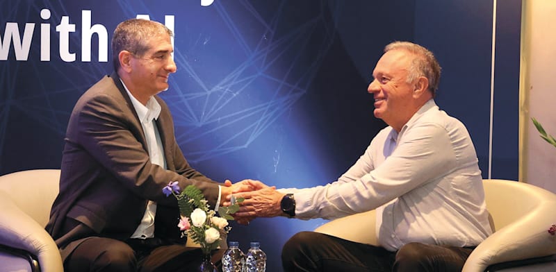 "מנכ''ל שיבא יצחק קרייס וסמנכ''ל טכנולוגיות באנבידיה העולמית מיכאל כגן / צילום: יחידת הצילום שיבא"