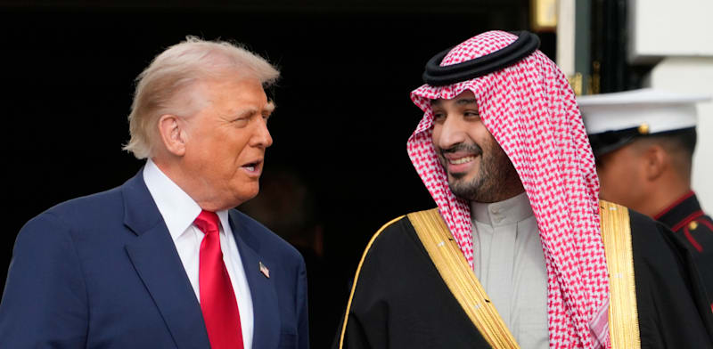 "יורש העצר הסעודי מוחמד בן סלמאן ונשיא ארה''ב דונלד טראמפ בפגישתם בבית הלבן היום / צילום: ap, Mark Schiefelbein"