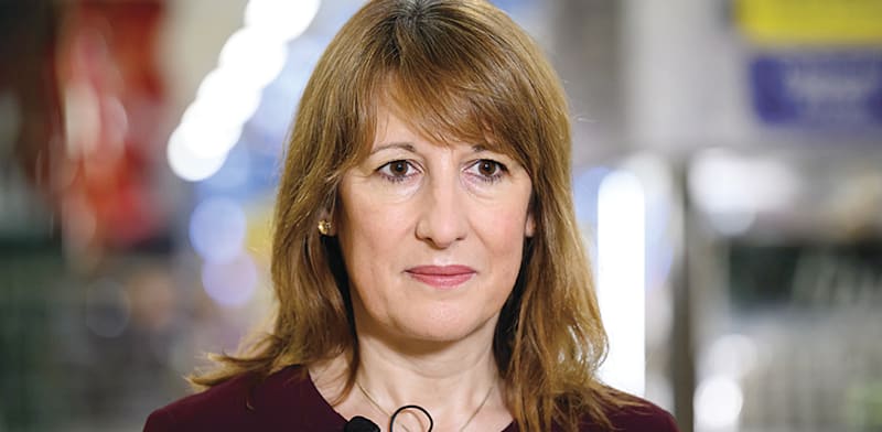 "רייצ'ל ריבס, שרת האוצר הבריטית. לחץ עצום / צילום: ap, Leon Neal"