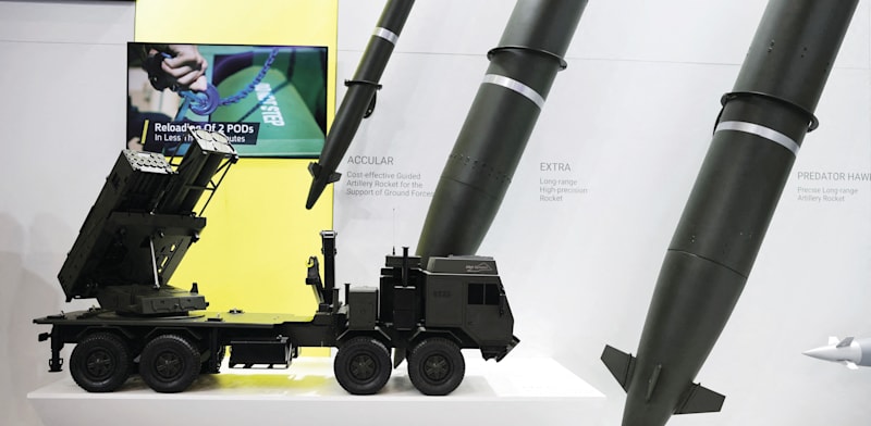 "משגר רקטות של חברת אלביט בתערוכת נשק ביוון, מאי 2025 / צילום: Reuters, Louiza Vradi"