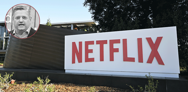 "רכישת הענק של נטפליקס (בעיגול: טד סרנדוס, מנכ''ל נטפליקס) / צילום: Reuters, USA TODAY Network"