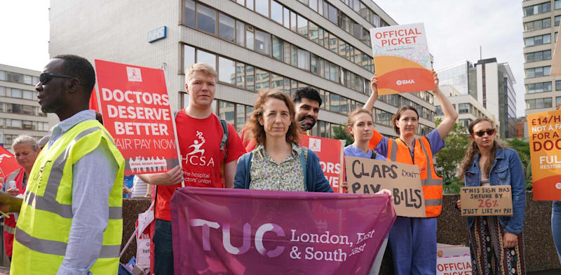 "איגודי עובדים מפגינים בלונדון / צילום: Reuters, PA Images"