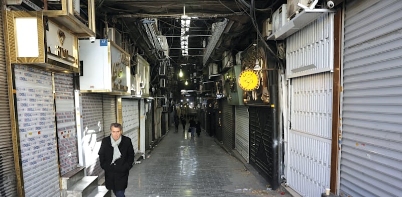 חנויות סגורות בעקבות מחאות על צניחת ערך המטבע, בבזאר הגדול של טהרן / צילום: Reuters, Majid Asgaripour