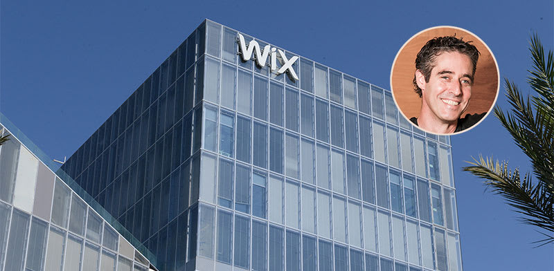 "בניין WIX. בעיגול: הנשיא ניר זהר / צילום: איל יצהר, שלומי יוסף"