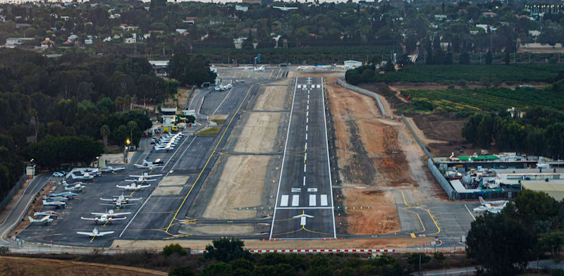 "שדה התעופה בהרצליה / צילום: נועם הרמן"