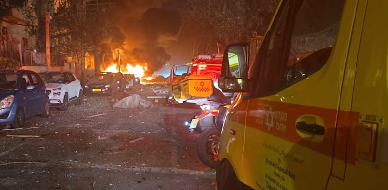 "אזור נפילת טיל איראני בגוש דן / צילום: מד''א"