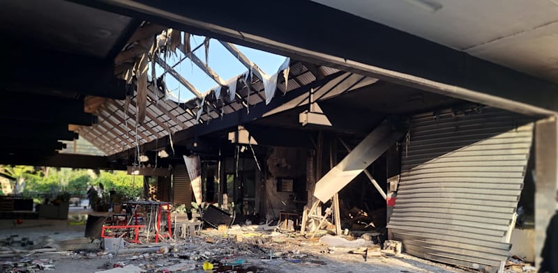 עסקים שנפגעו בעקבות הנפילה בקרית אונו / צילום: פרטי