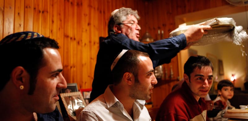 מנהג ''בבהילו'' בסעודת פסח, 2008 / צילום: גל חמו