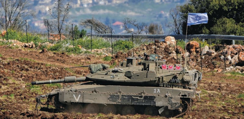 "טנק ישראלי סמוך לגבול לבנון / צילום: ap, Ariel Schalit"
