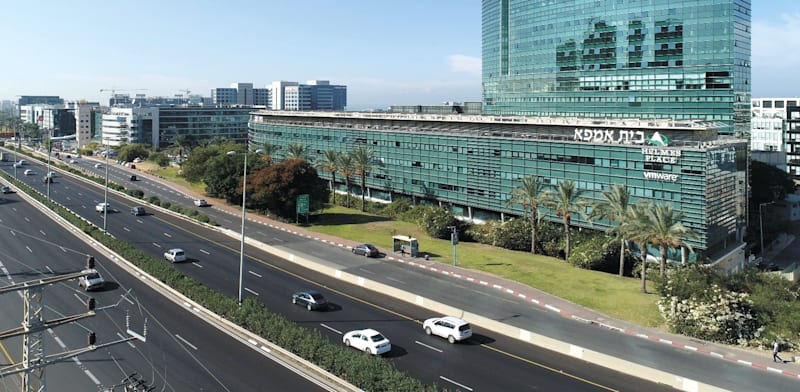 "בניין אמפא בהרצליה / צילום: יהונתן גולן"