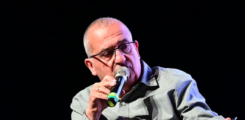 "איש התקשורת שמעון אלקבץ בוועידת הדרום לעסקים / צילום: תמר מצפי"