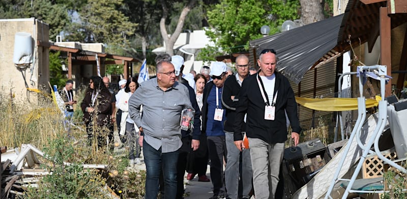 "סיור בכפר עזה במסגרת ועידת הדרום לעסקים של גלובס, בהובלת איש התקשורת שמעון אלקבץ / צילום: תמר מצפי"