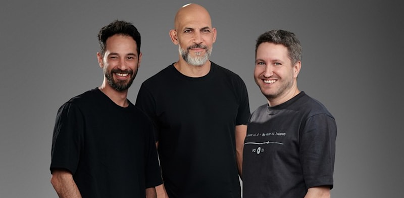 "מייסדי Airis Labs: מימין רותם אבלס, עמוס להב, נועם פרידמן / צילום: Eclipse media"