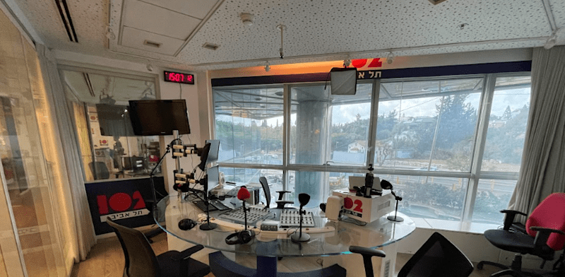 "אולפן רדיו תל אביב 102FM / צילום: באדיבות 102 תל אביב"