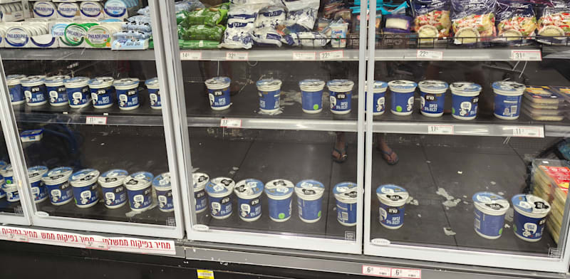 "מחסור במוצרי חלב של תנובה על מדפי הסופר בתחילת החודש / צילום: טלי בוגדנובסקי"