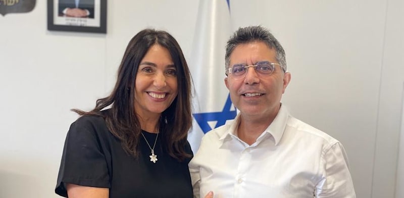 אבנר פלור עם שרת התחבורה מירי רגב / צילום: דוברות משרד התחבורה
