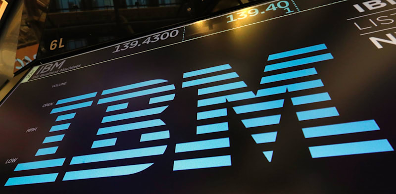 לוגו IBM מוצג על הצג בוול סטריט / צילום: ap, Richard Drew