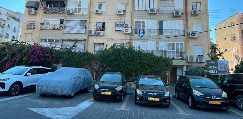 "הבניין ברחוב חריף 28-30 / צילום: סמדר כלאב"