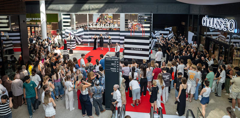 סניף של רשת Sephora / צילום: Reuters, BELGA PHOTO MARIUS BURGELMAN