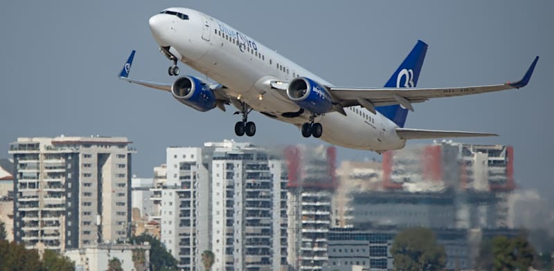 113 דקות עיכוב בממוצע. מטוס בלו בירד ממריא מנתב''ג / צילום: Shutterstock