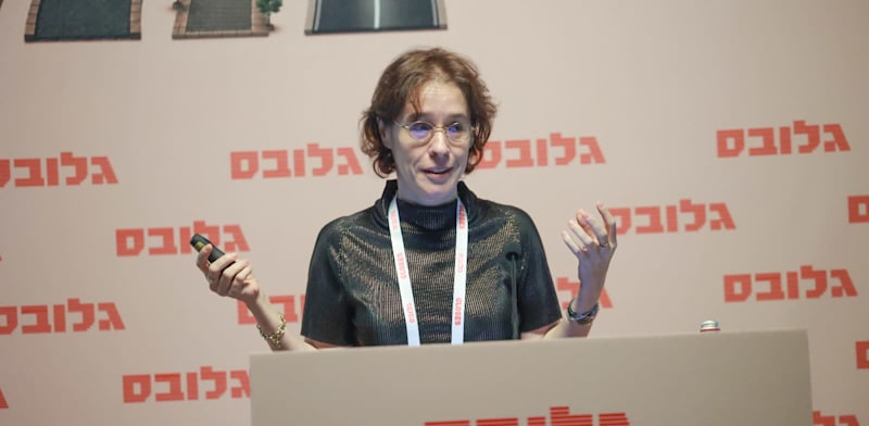 "אלונה בר און, מו''ל גלובס, בכנס החברות המשפחתיות / צילום: שלומי יוסף"