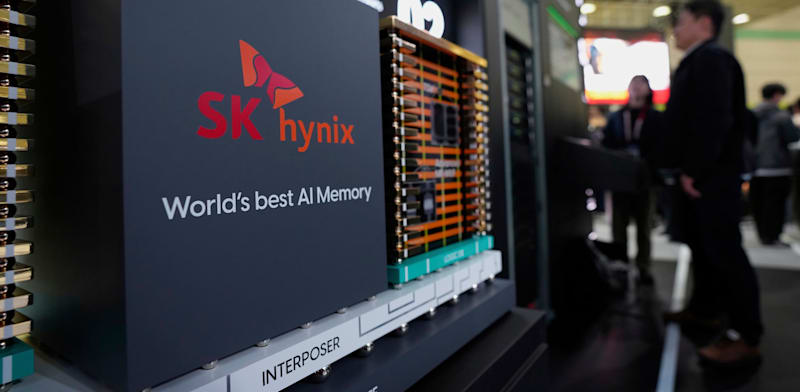 חברת SK hynix על מסכי הבורסה / צילום: ap, Ahn Young-joon