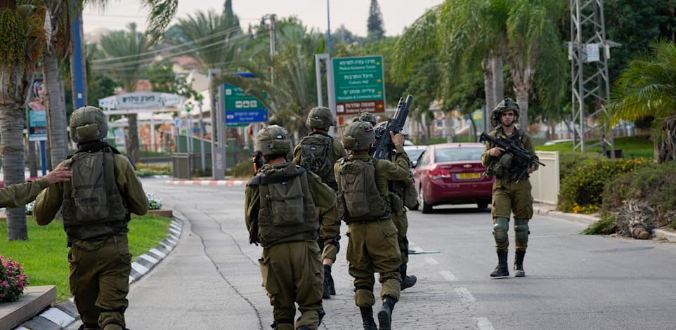 כוחות צה''ל בשדרות / צילום: Associated Press, Ohad Zwigenberg