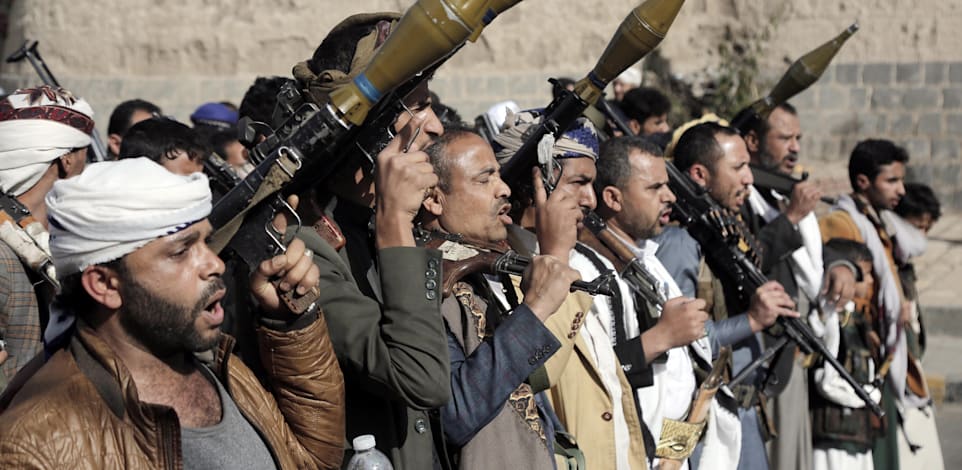 מצעד צבאי של המורדים החות'ים, סוף פברואר / צילום: Reuters, Mohammed Hamoud