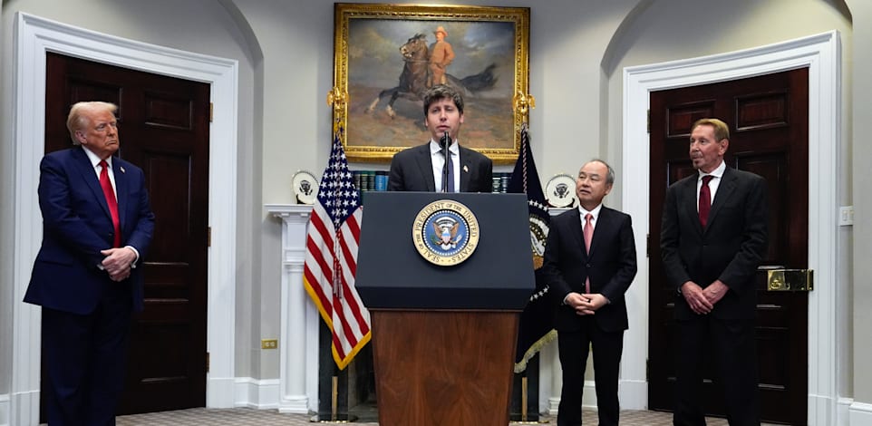 אלטמן עם טראמפ וראשי אורקל וסופטבנק בהכרזה על סטארגייט / צילום: ap, Julia Demaree Nikhinson