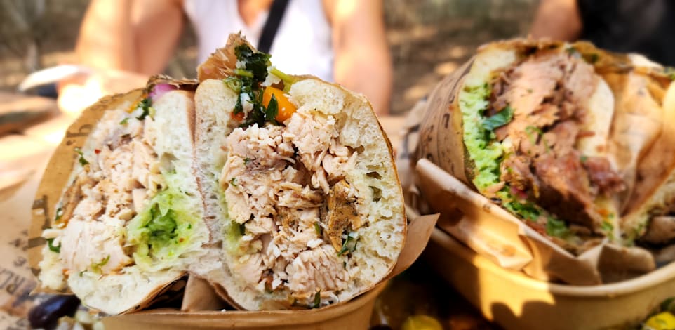 כריך במשק בולדס / צילום: רינת בין יח''צ